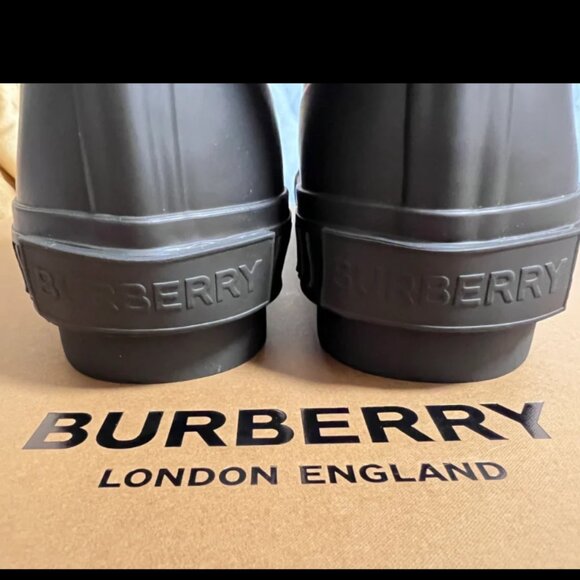 NIB Authentic  Burberry Vintage check neoprene and rubber rain boots - Picture 3 of 10